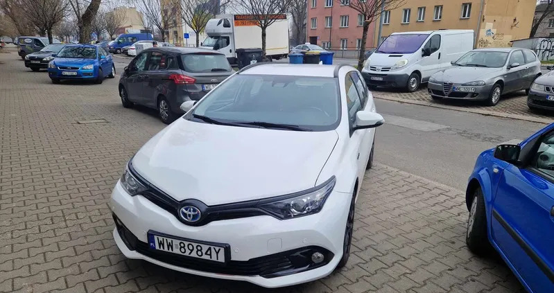 toyota warszawa Toyota Auris cena 52500 przebieg: 144000, rok produkcji 2016 z Warszawa